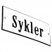 Emaljskylt Sykler vit - svart 12 x 5 cm modell 4-3