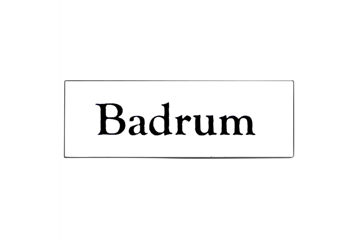 Emaljskylt Badrum vit - svart 6 x 2 cm modell 9-3 Emaljskylt Badrum vit - svart 6 x 2 cm modell 9-3
